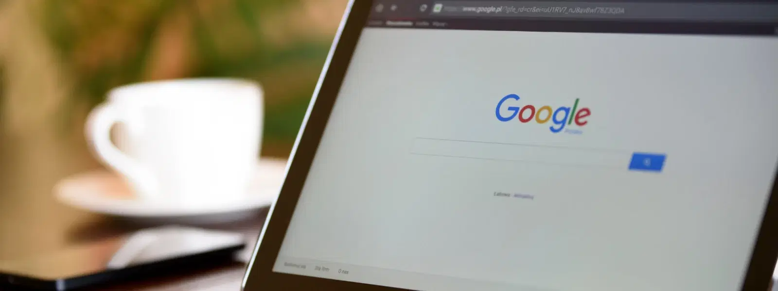 What is the Key difference between AI Search and Traditional Ecommerce Search